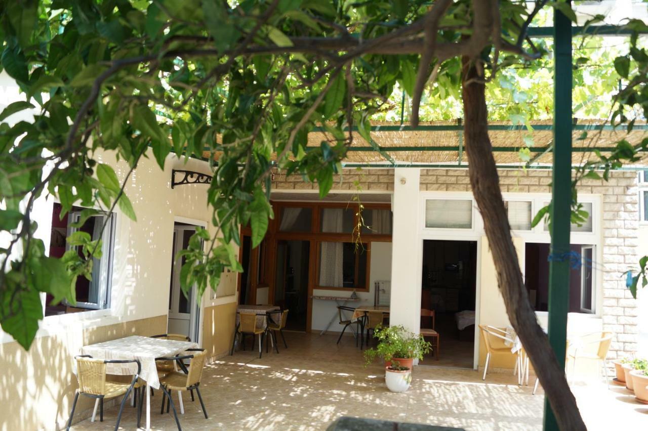 Apartments Mario With Private Parking Makarska Eksteriør billede