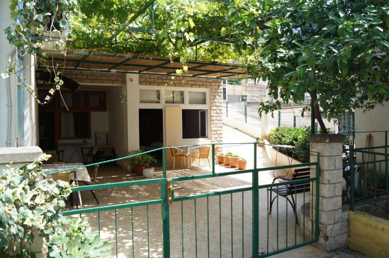 Apartments Mario With Private Parking Makarska Eksteriør billede